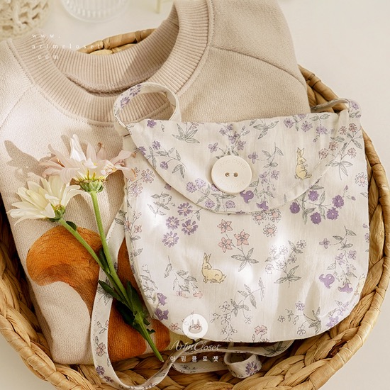 작고 예쁜 정원 속 귀여운 토끼 가방이래요 - rabbit &amp; flower cute cotton baby cross bag