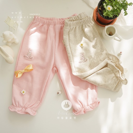 귀여운 작은 토끼가 쪼꼬미를 닮았죠 :) - pink, oatmeal rabbit cute frill pants
